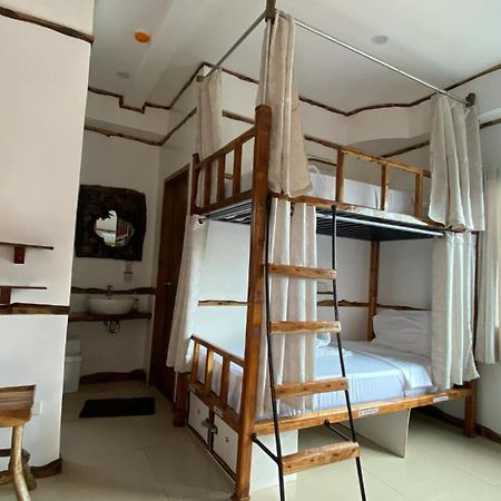 The Hat Trick Hostel Basdiot Esterno foto