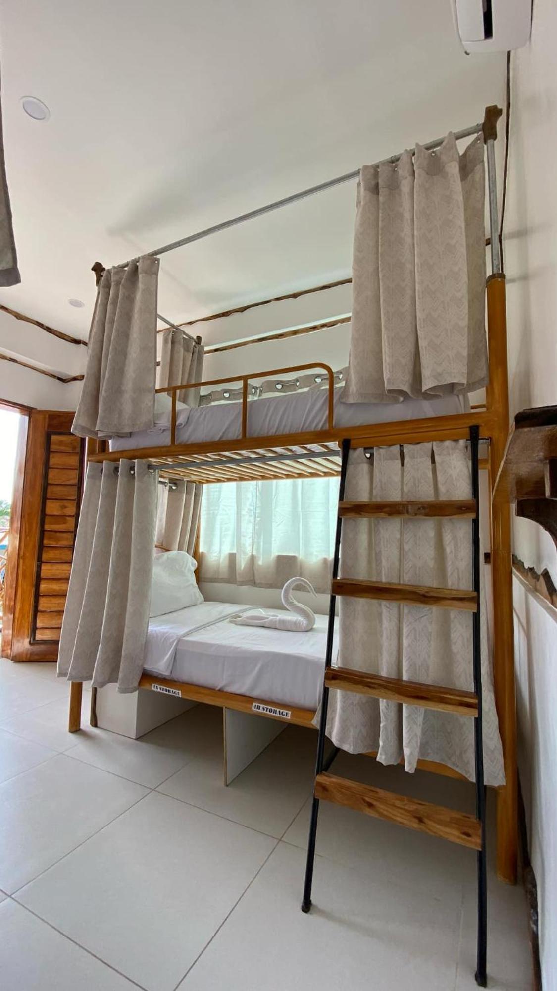 The Hat Trick Hostel Basdiot Esterno foto