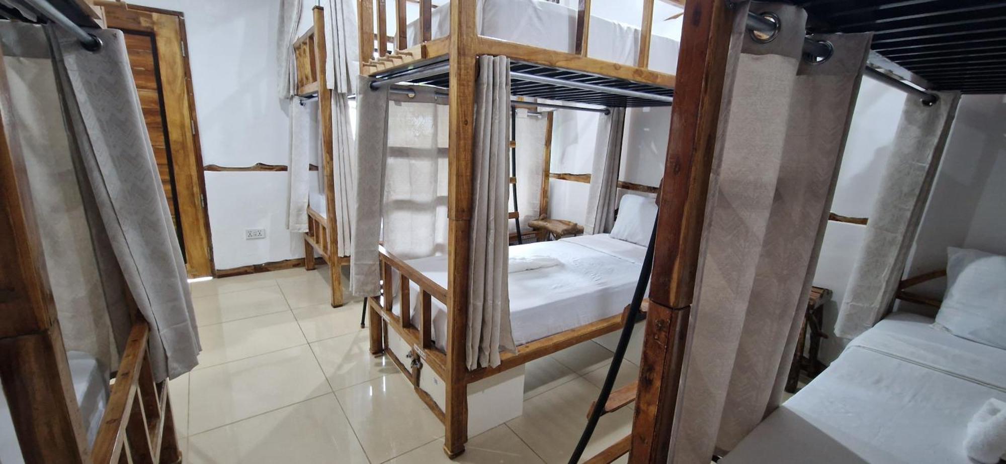 The Hat Trick Hostel Basdiot Esterno foto